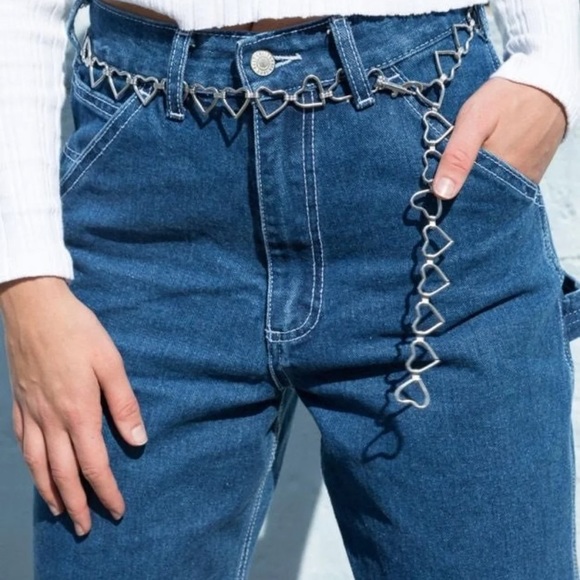 Brandy Melville Accessories - Brandy Melville heart chain belt silver